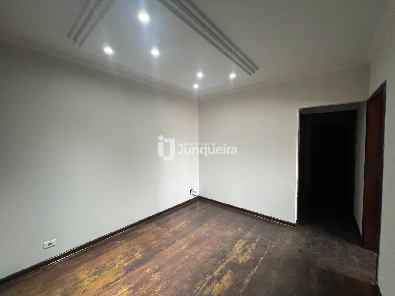 Casa para alugar, 3 quartos, sendo 1 suíte, no bairro Cidade Alta em Piracicaba - SP