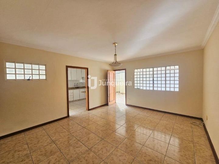 Casa para alugar, 2 quartos, 2 vagas, no bairro Jardim Astúrias I em Piracicaba - SP
