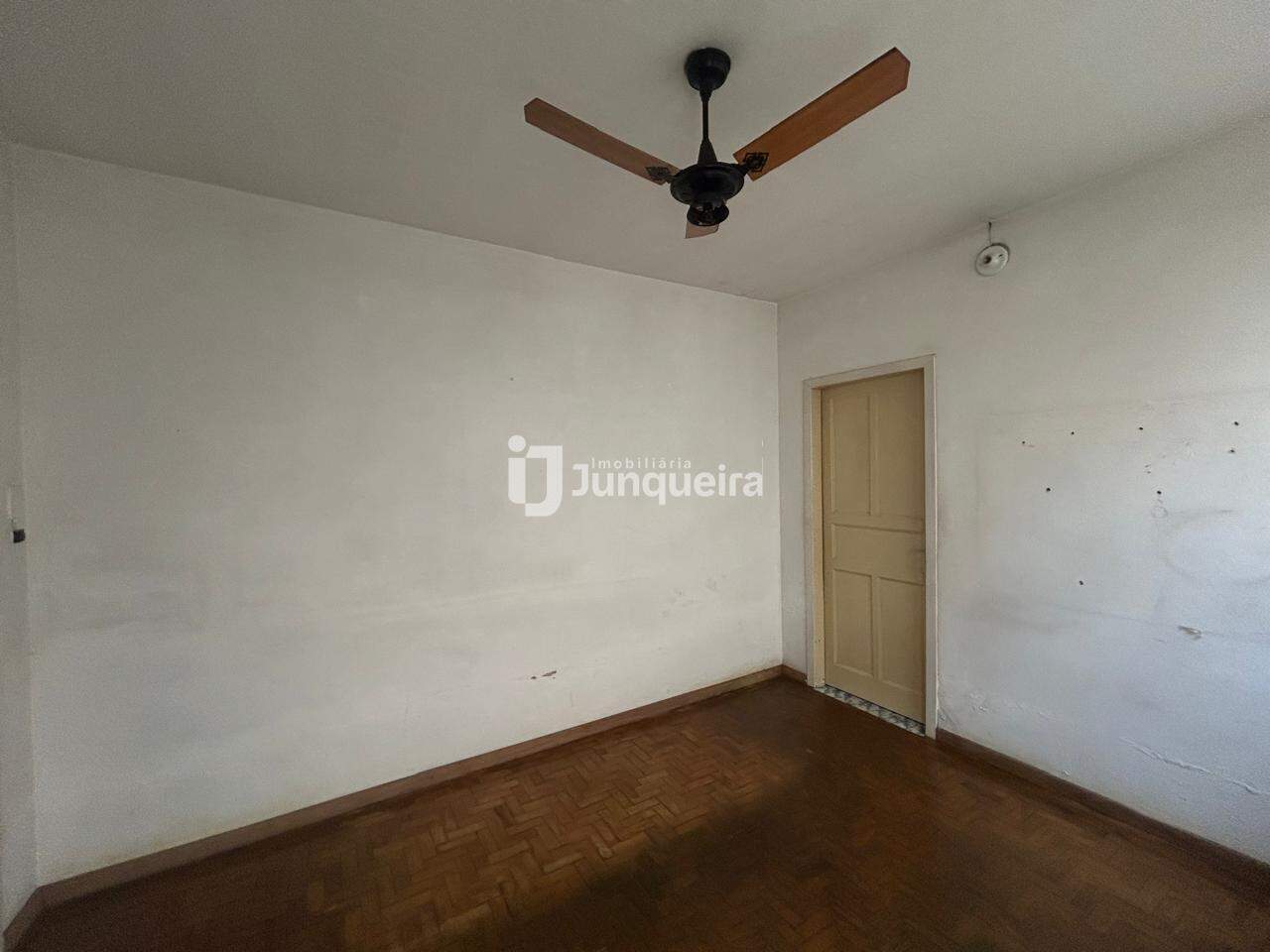 Casa à venda, 2 quartos, 1 vaga, no bairro Vila Rezende em Piracicaba - SP