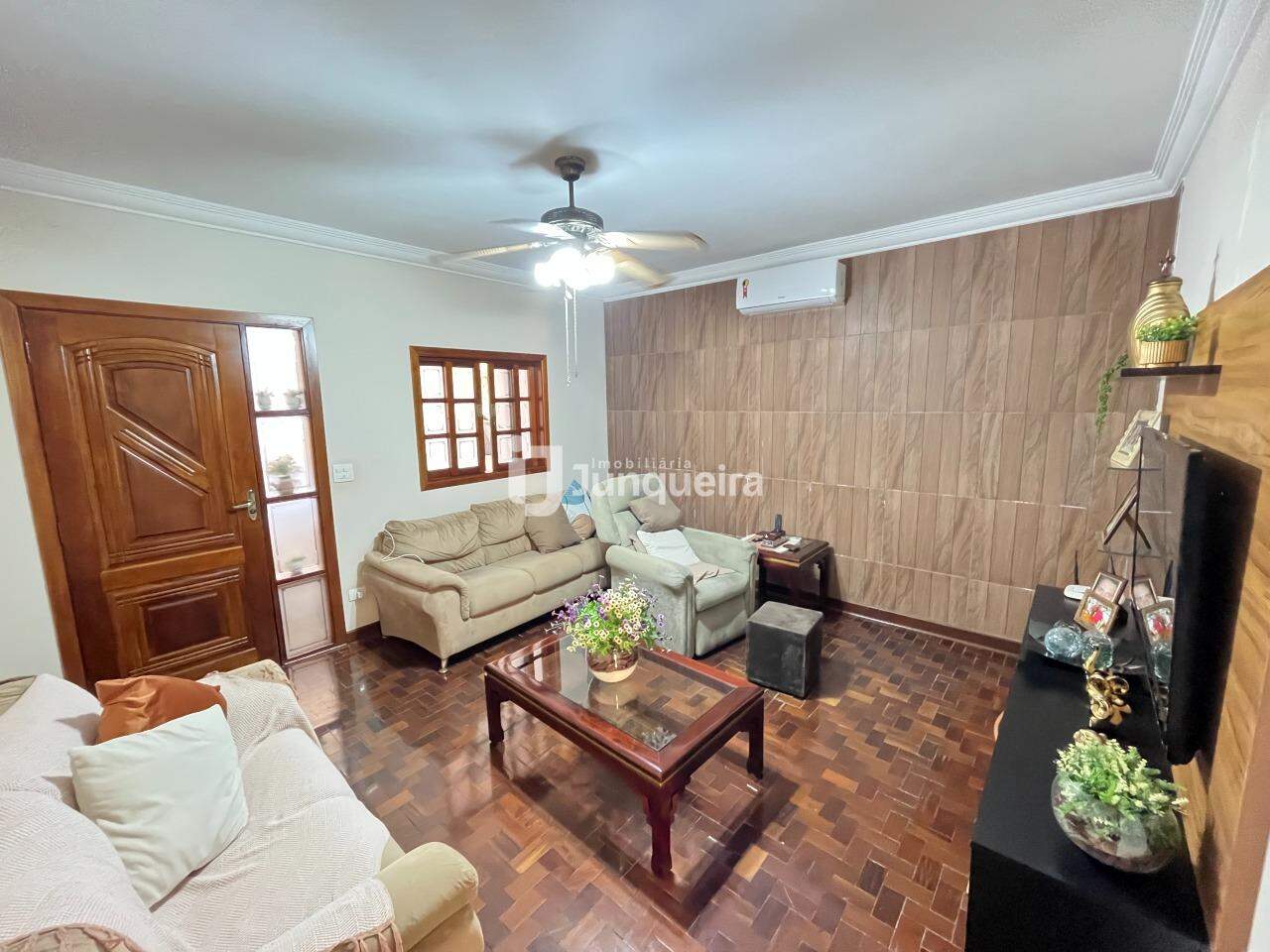 Casa à venda, 3 quartos, sendo 1 suíte, 2 vagas, no bairro Piracicamirim em Piracicaba - SP