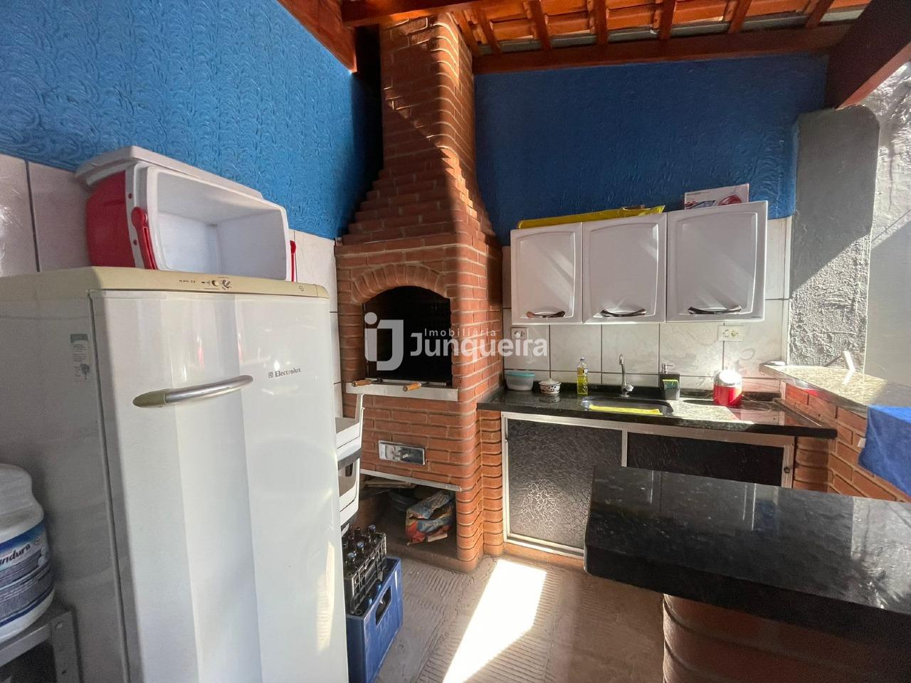 Casa à venda, 2 quartos, 1 vaga, no bairro Santa Terezinha em Piracicaba - SP