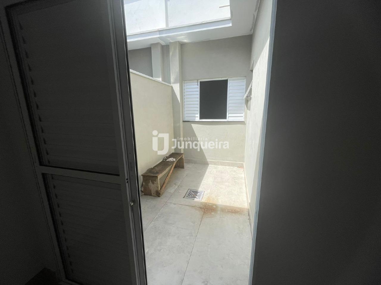 Casa à venda, 3 quartos, sendo 1 suíte, 2 vagas, no bairro Vila Rezende em Piracicaba - SP