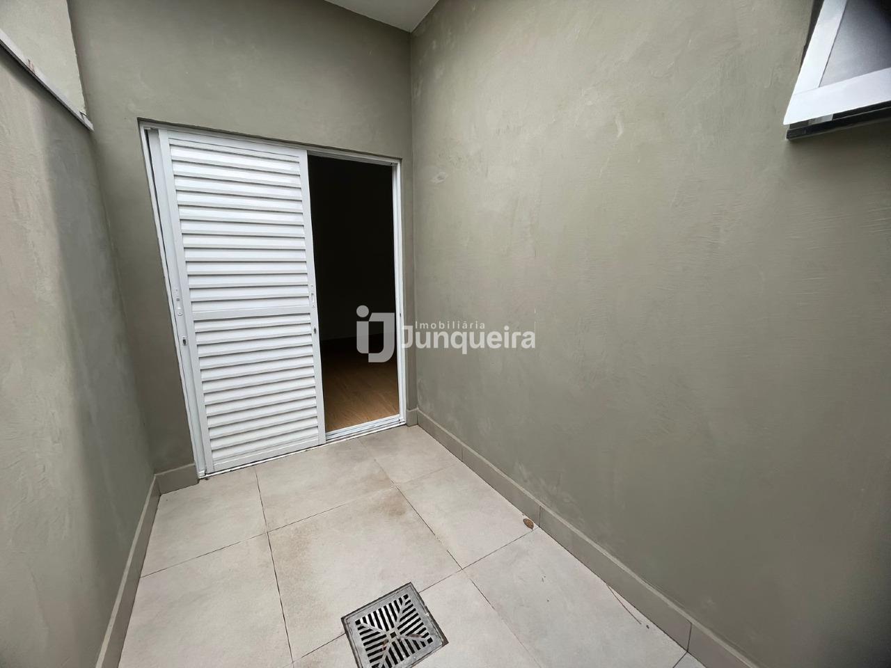 Casa à venda, 3 quartos, sendo 1 suíte, 2 vagas, no bairro Vila Rezende em Piracicaba - SP