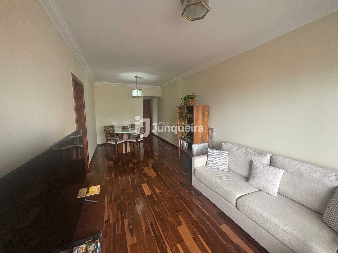 Apartamento à venda no Trianon, 2 quartos, sendo 1 suíte, 1 vaga, no bairro Centro em Piracicaba - SP