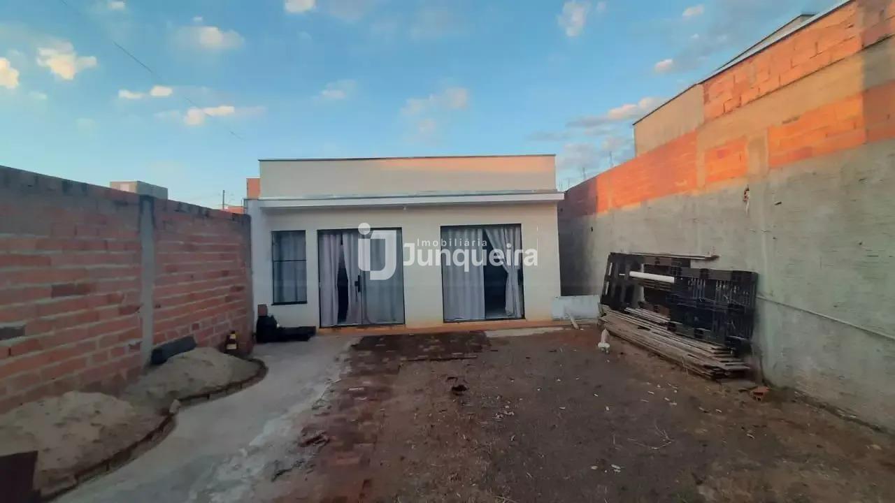 Casa para alugar, 1 quarto, sendo 1 suíte, 2 vagas, no bairro Taquaral em Piracicaba - SP