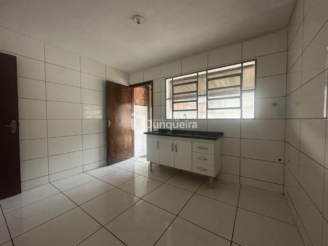 Casa para alugar, 2 quartos, 2 vagas, no bairro Nova Pompéia em Piracicaba - SP