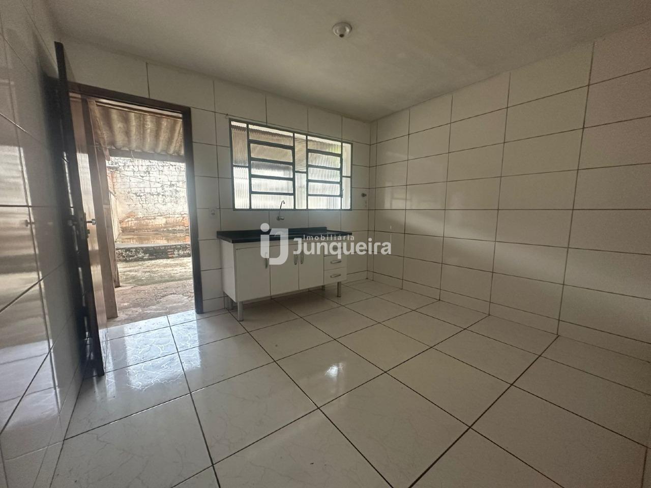 Casa para alugar, 2 quartos, 2 vagas, no bairro Nova Pompéia em Piracicaba - SP