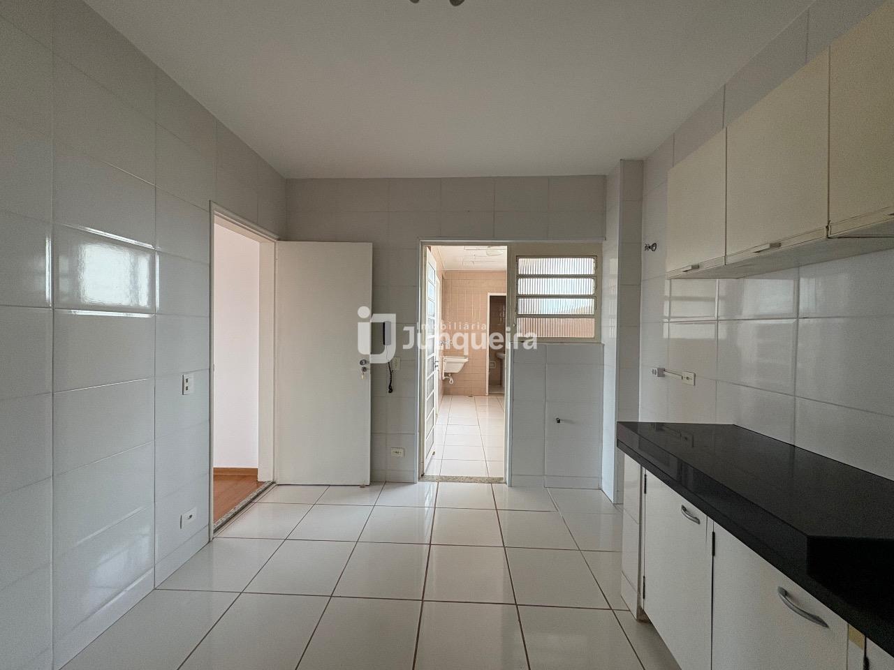 Apartamento à venda no Pedro Ometto, 3 quartos, sendo 1 suíte, 1 vaga, no bairro Centro em Piracicaba - SP