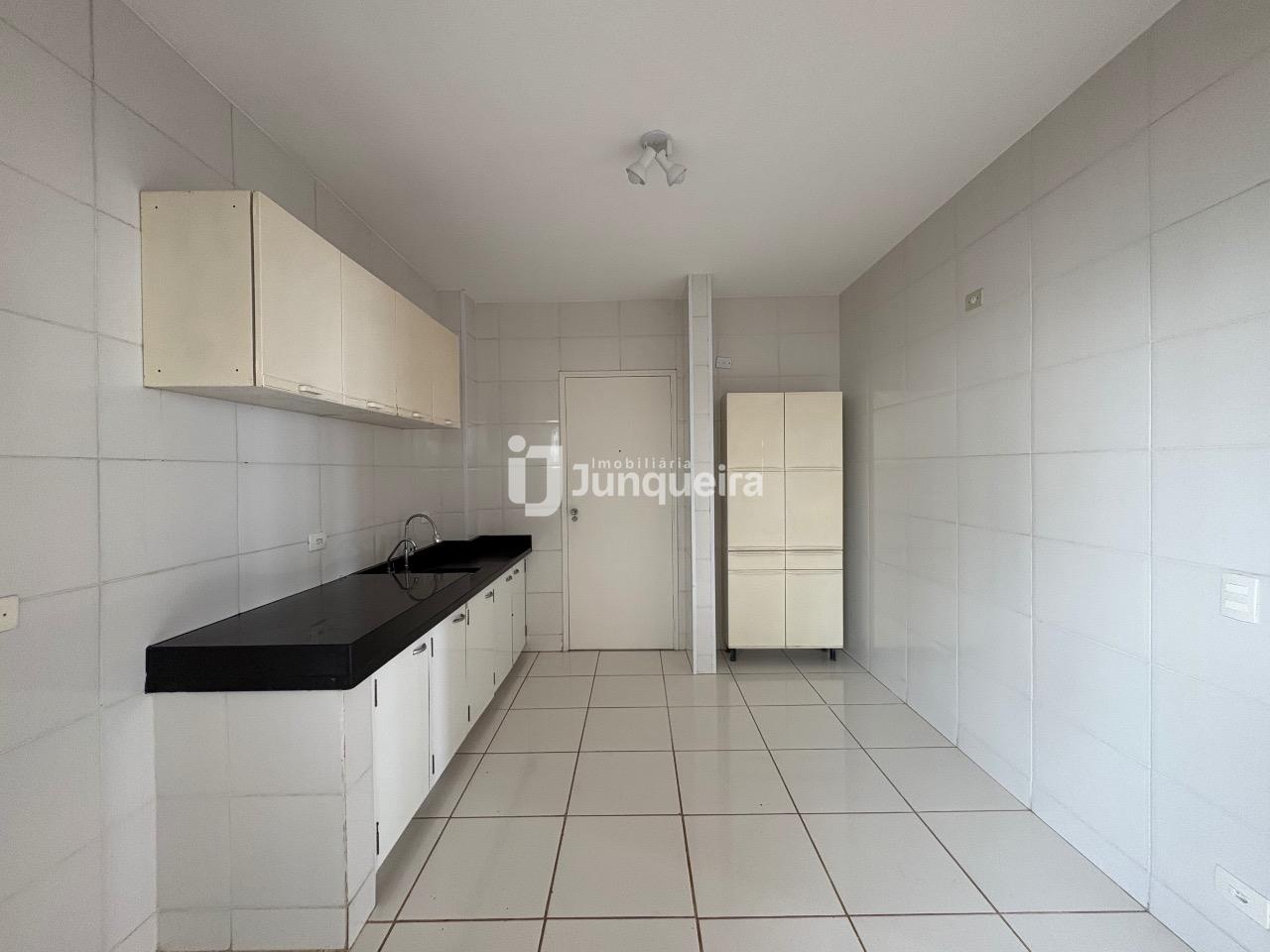 Apartamento à venda no Pedro Ometto, 3 quartos, sendo 1 suíte, 1 vaga, no bairro Centro em Piracicaba - SP