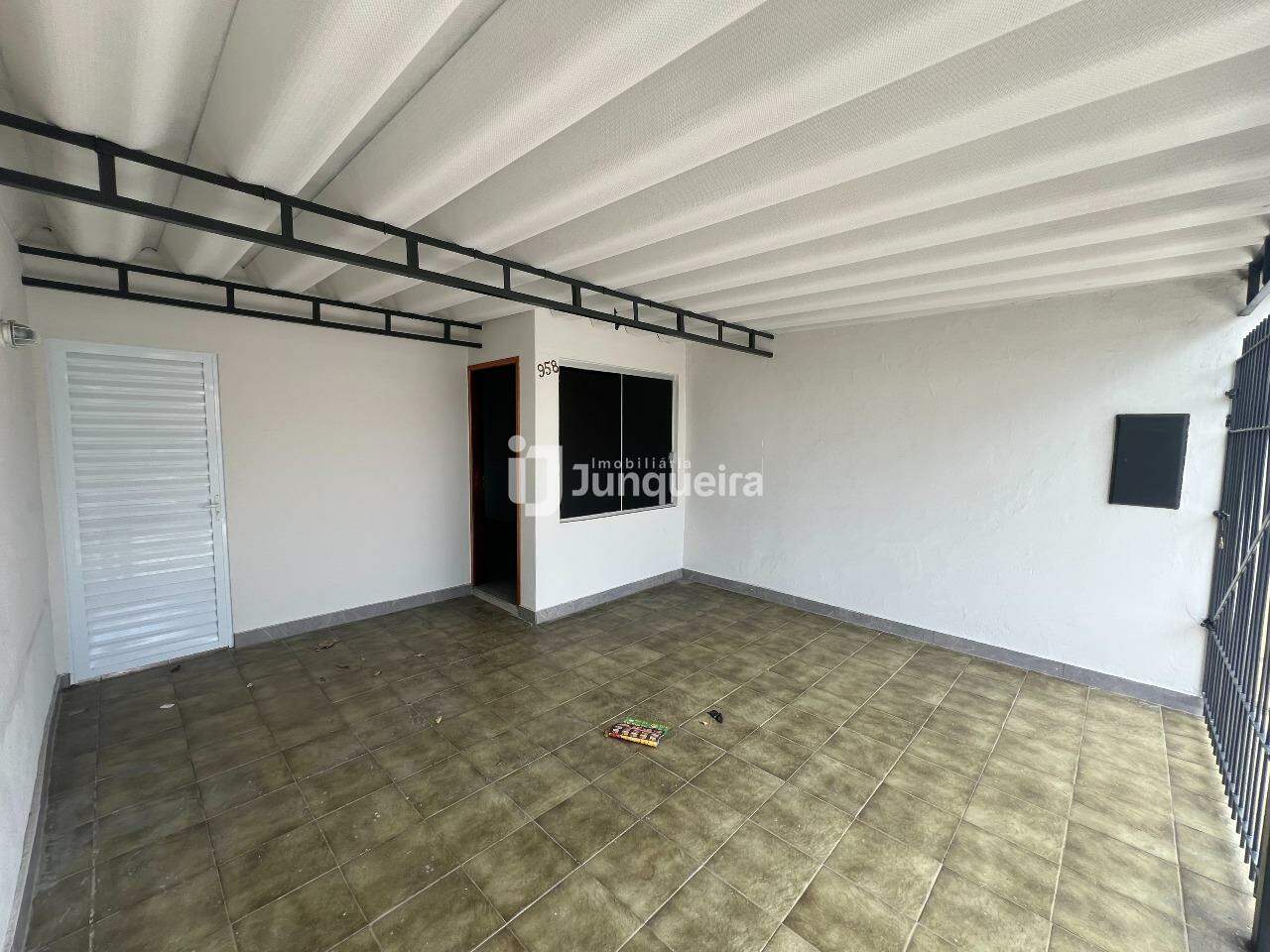 Casa para alugar, 2 quartos, 1 vaga, no bairro Paulicéia em Piracicaba - SP