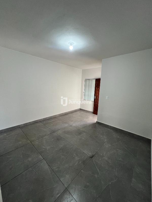 Casa para alugar, 2 quartos, 1 vaga, no bairro Paulicéia em Piracicaba - SP