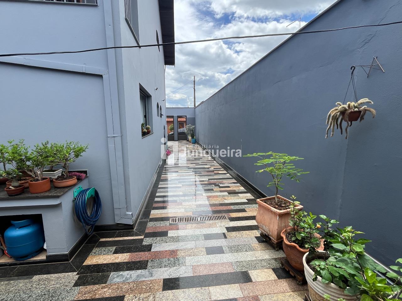 Casa à venda, 3 quartos, sendo 1 suíte, 6 vagas, no bairro Nossa Senhora de Fátima em Piracicaba - SP