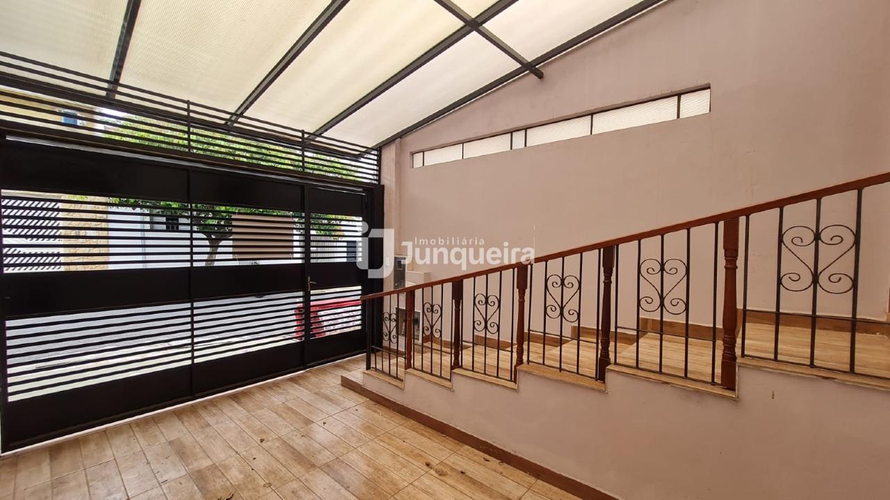 Casa para alugar, 3 quartos, sendo 1 suíte, 1 vaga, no bairro Alto em Piracicaba - SP