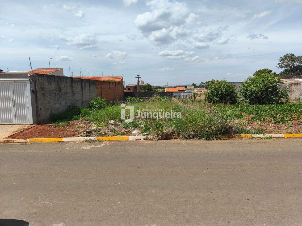 Terreno à venda, no bairro Residencial Jorge Coury em Rio das Pedras - SP