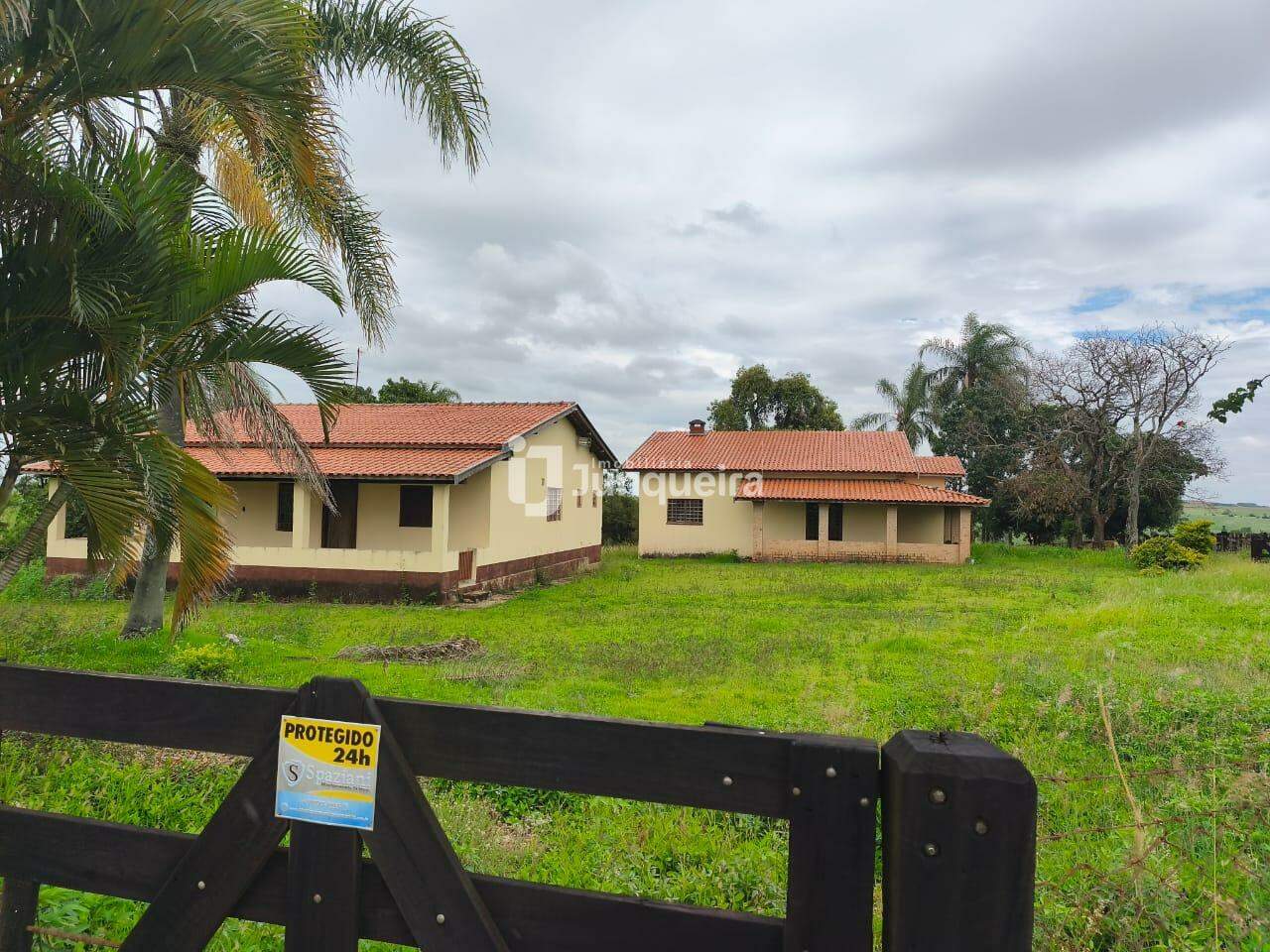 Sítio / Fazenda à venda, 3 quartos, no bairro Mombuca em Mombuca - SP