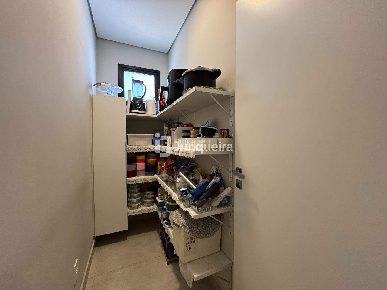 Casa em Condomínio à venda no Villa D'Aquila, 4 quartos, sendo 3 suítes, 4 vagas, no bairro Villa D'áquila em Piracicaba - SP