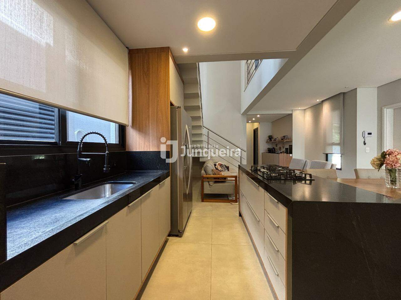 Casa em Condomínio à venda no Villa D'Aquila, 4 quartos, sendo 3 suítes, 4 vagas, no bairro Villa D'áquila em Piracicaba - SP