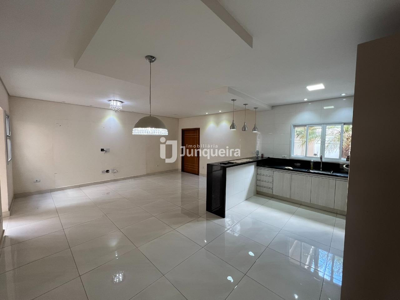 Casa para alugar, 3 quartos, sendo 1 suíte, 2 vagas, no bairro Jardim Caxambu em Piracicaba - SP