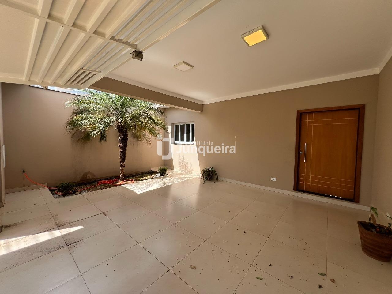 Casa para alugar, 3 quartos, sendo 1 suíte, 2 vagas, no bairro Jardim Caxambu em Piracicaba - SP