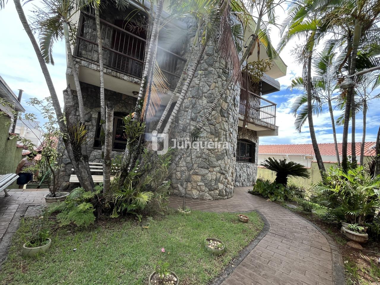 Casa à venda, 3 quartos, sendo 3 suítes, 7 vagas, no bairro Chácara Nazareth em Piracicaba - SP