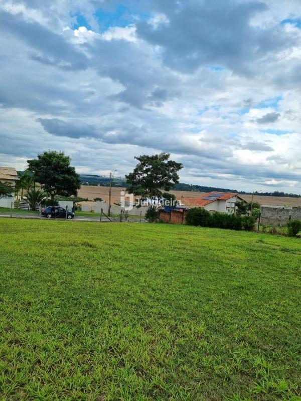 Terreno à venda, no bairro Recanto das Águas de São Pedro em São Pedro - SP