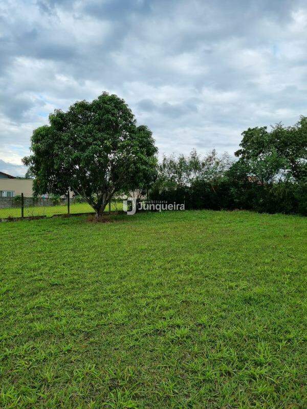 Terreno à venda, no bairro Recanto das Águas de São Pedro em São Pedro - SP