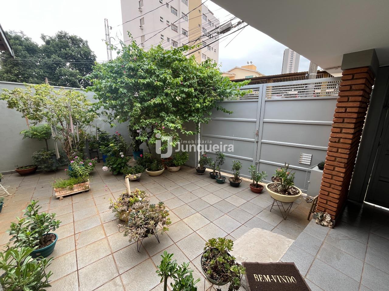 Casa à venda, 3 quartos, sendo 1 suíte, 2 vagas, no bairro Nova América em Piracicaba - SP