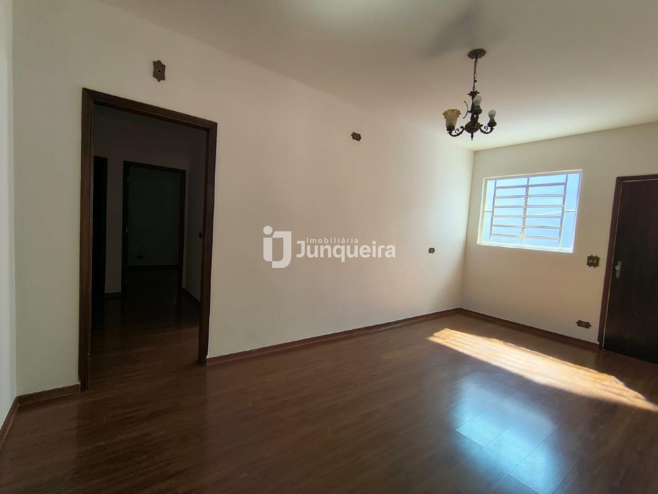 Casa para alugar, 4 quartos, sendo 1 suíte, 2 vagas, no bairro Nova Piracicaba em Piracicaba - SP