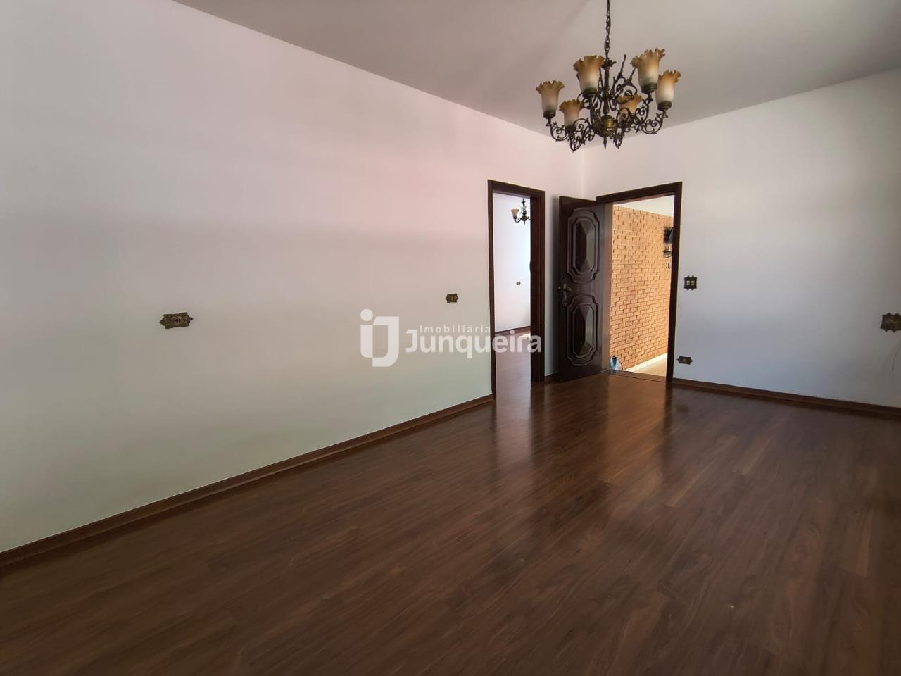 Casa para alugar, 4 quartos, sendo 1 suíte, 2 vagas, no bairro Nova Piracicaba em Piracicaba - SP