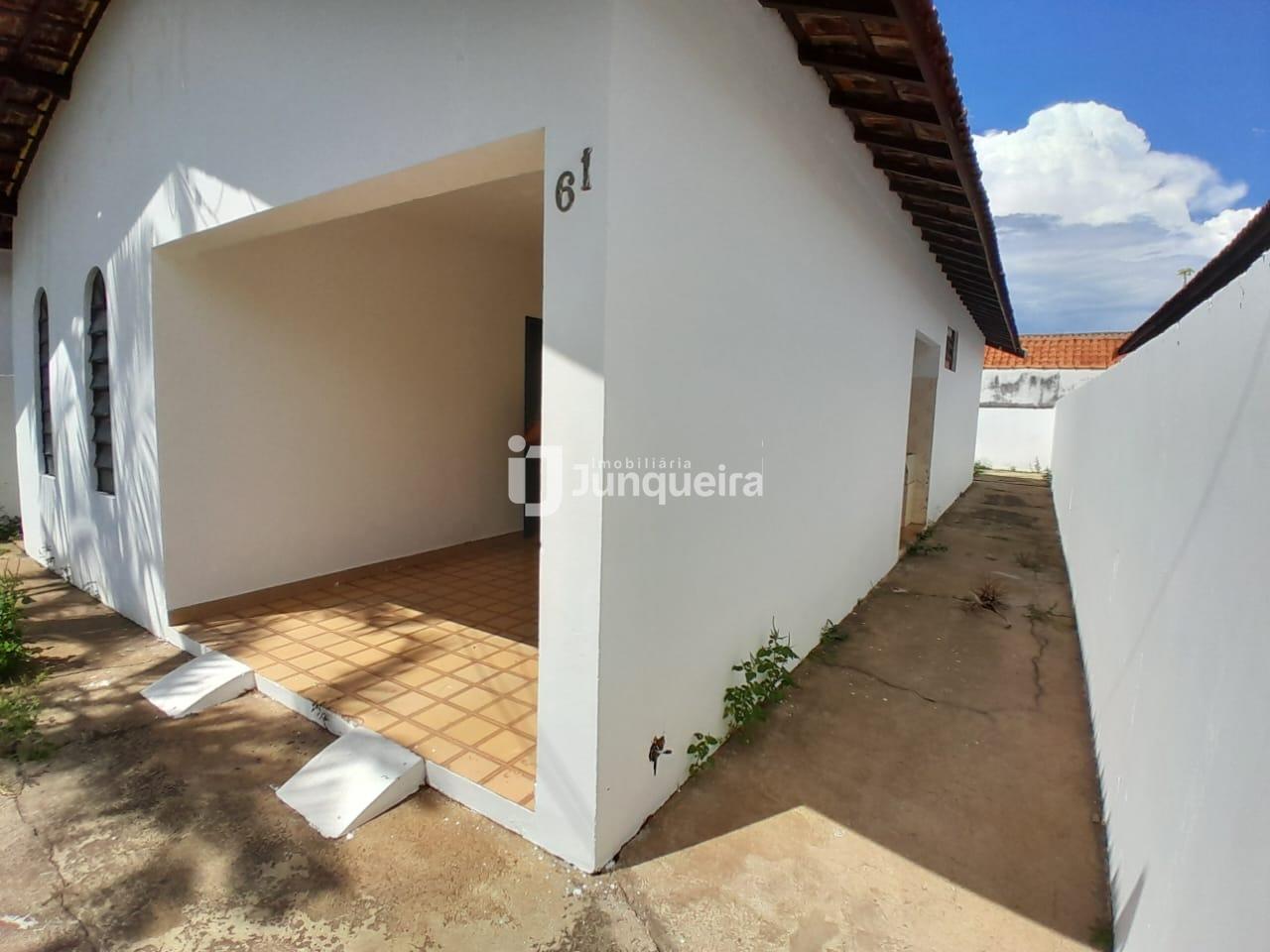 Casa à venda, 2 quartos, 2 vagas, no bairro Santa Terezinha em Piracicaba - SP