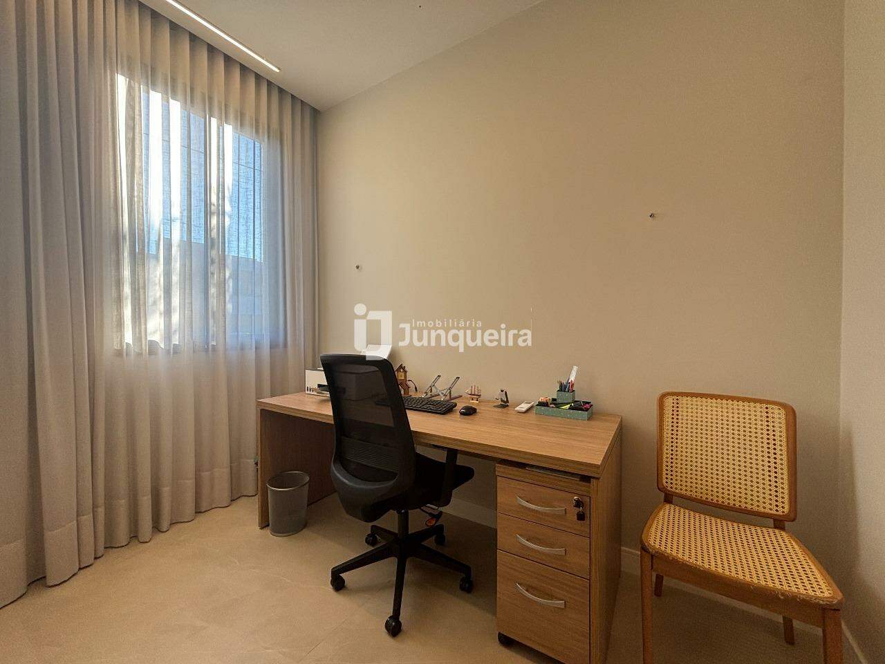 Casa em Condomínio à venda no Alphaville Piracicaba, 3 quartos, sendo 3 suítes, 6 vagas, no bairro Alphaville Piracicaba em Piracicaba - SP