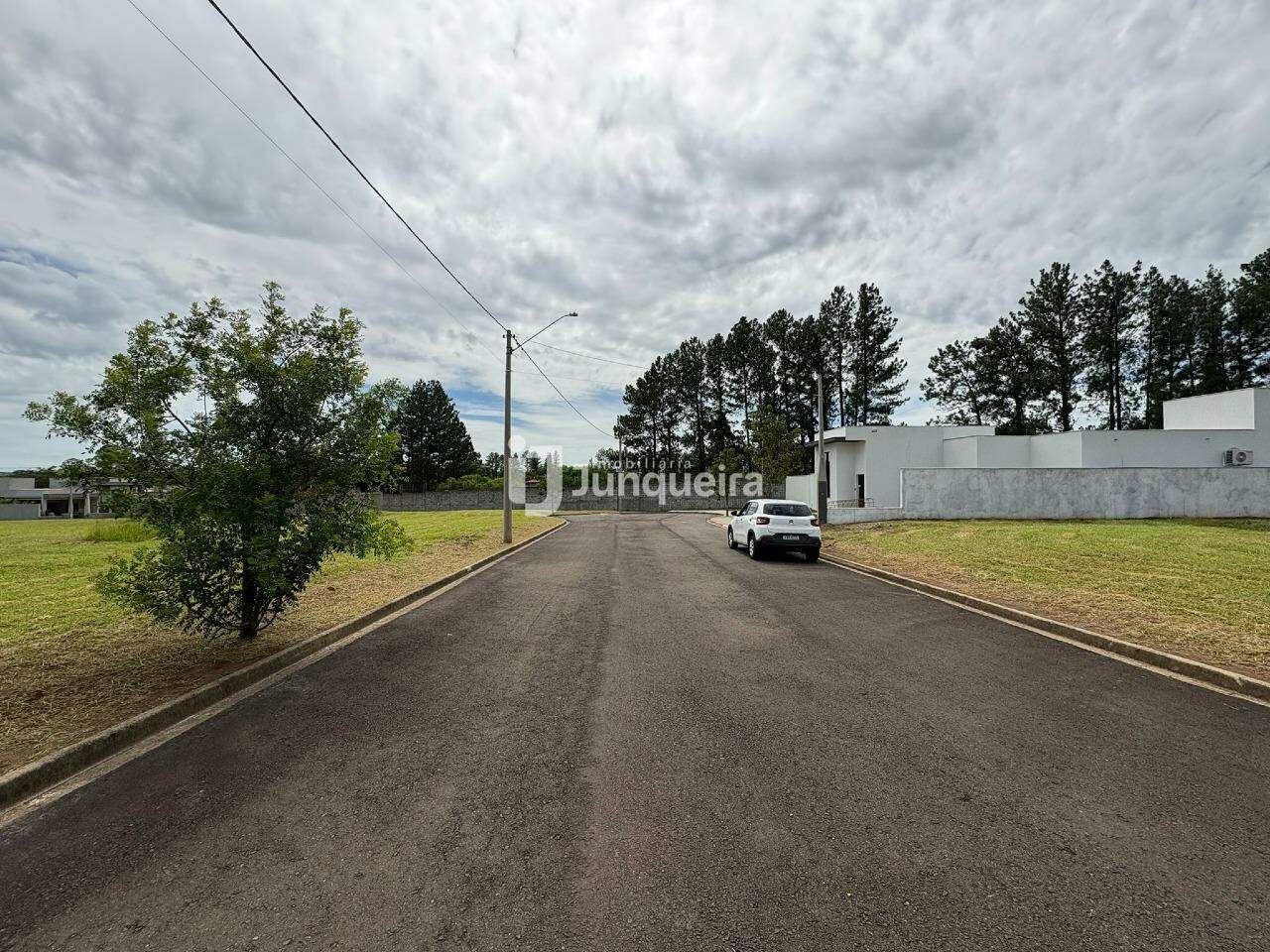 Terreno em Condomínio à venda, no bairro Residencial Quinta do Engenho em Rio das Pedras - SP