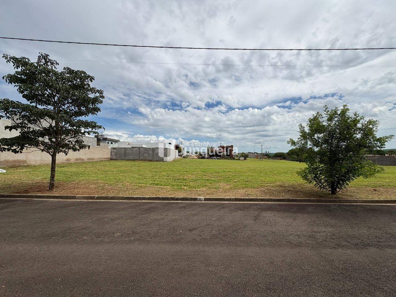 Terreno em Condomínio à venda, no bairro Residencial Quinta do Engenho em Rio das Pedras - SP