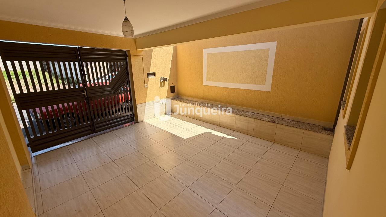 Casa para alugar, 2 quartos, 1 vaga, no bairro Santa Terezinha em Piracicaba - SP