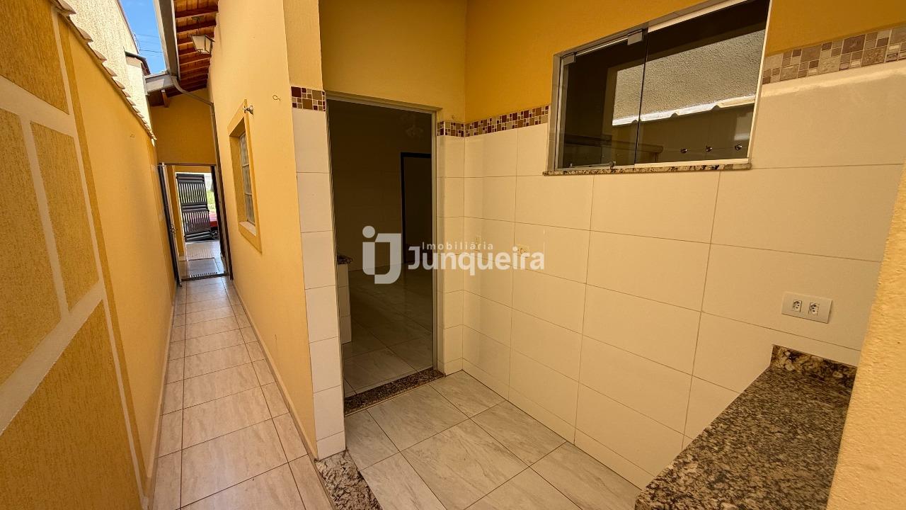 Casa para alugar, 2 quartos, 1 vaga, no bairro Santa Terezinha em Piracicaba - SP