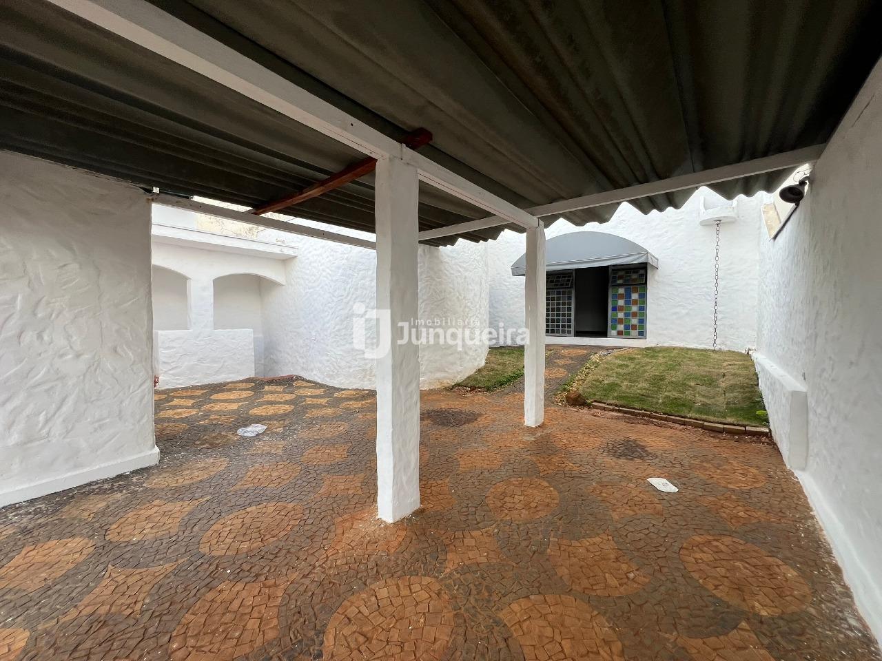 Casa para alugar, 3 quartos, sendo 1 suíte, 2 vagas, no bairro Vila Independência em Piracicaba - SP