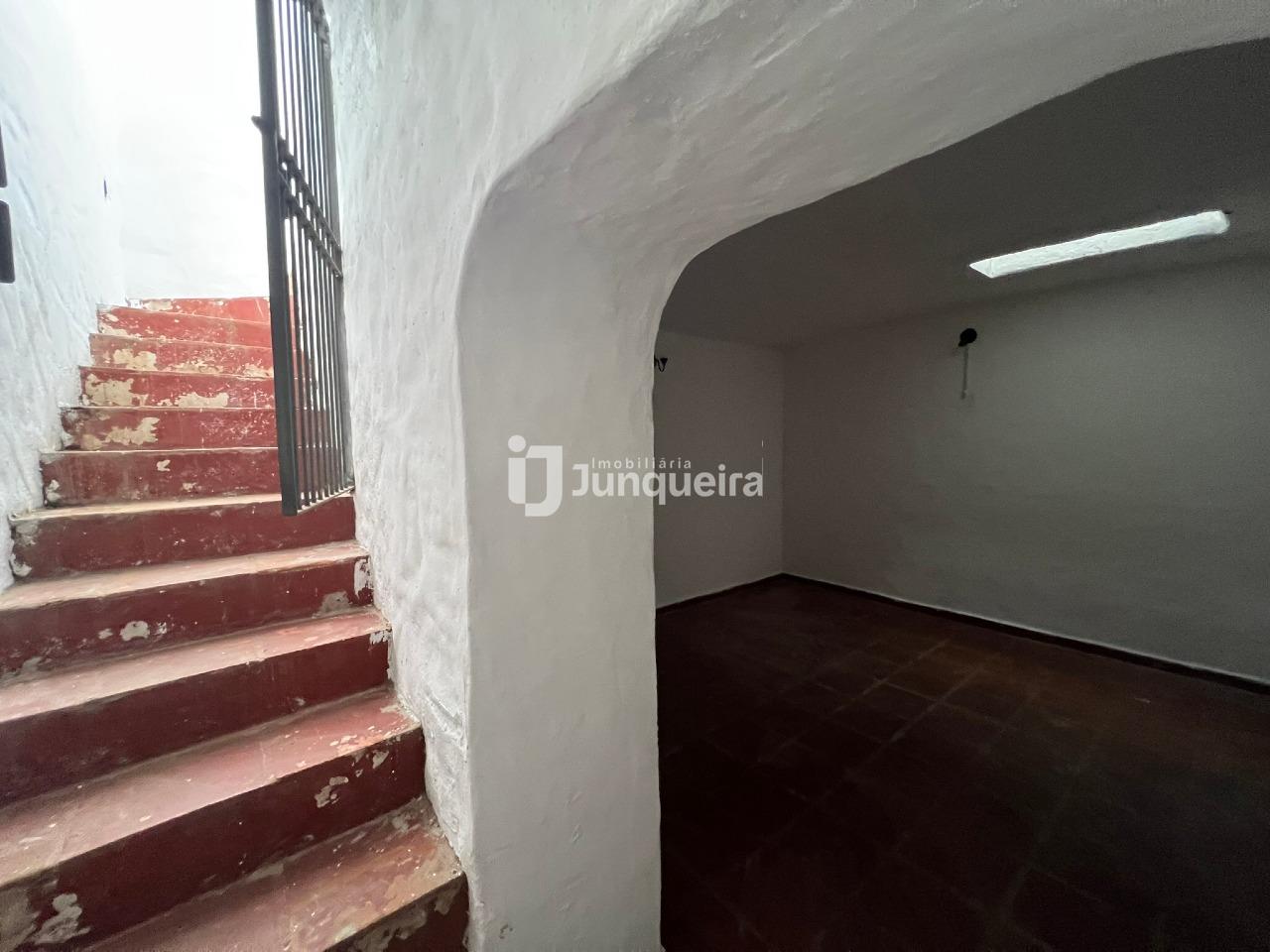 Casa para alugar, 3 quartos, sendo 1 suíte, 2 vagas, no bairro Vila Independência em Piracicaba - SP