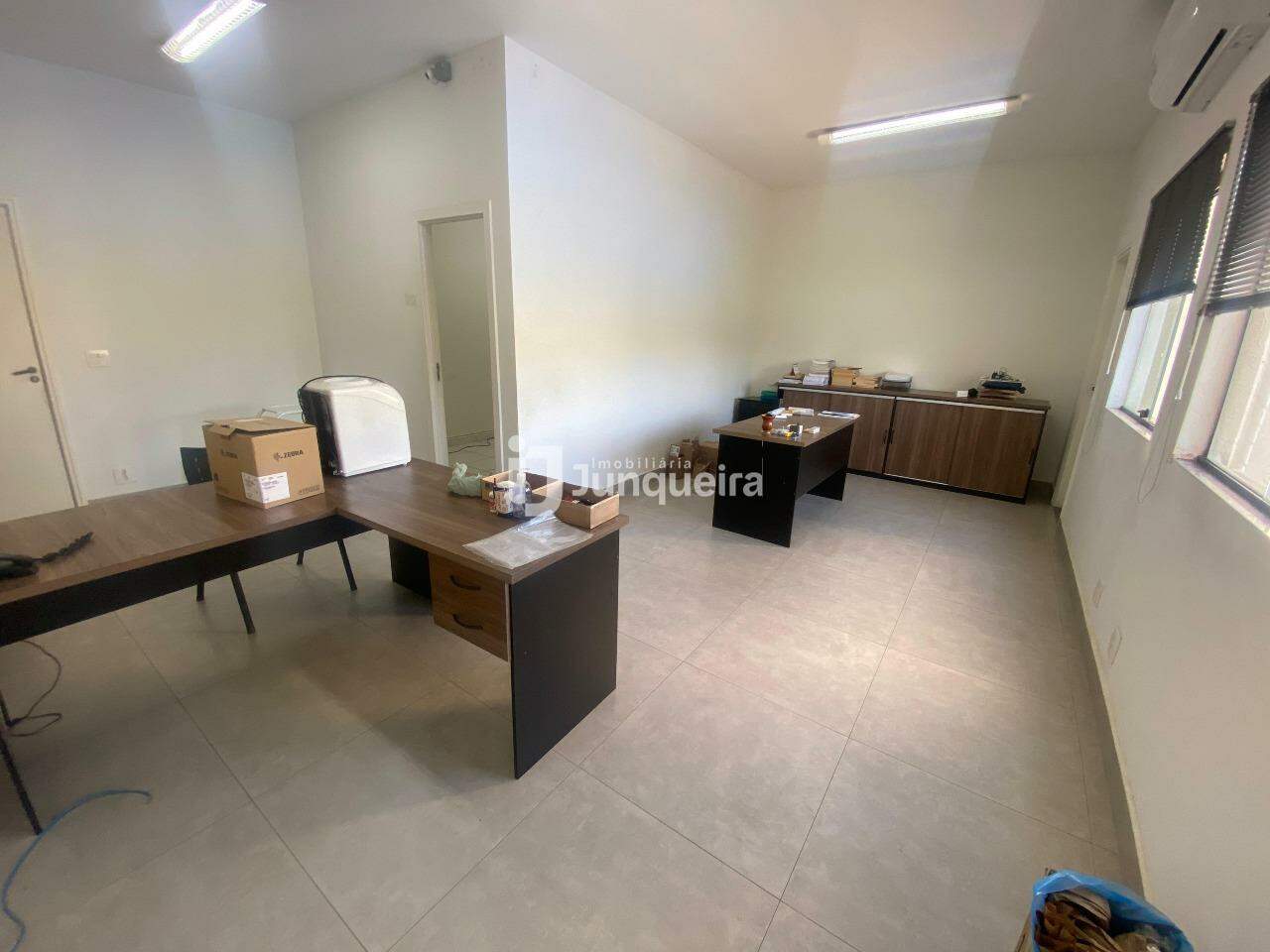 Sala Comercial à venda, 1 vaga, no bairro Terras de Piracicaba em Piracicaba - SP