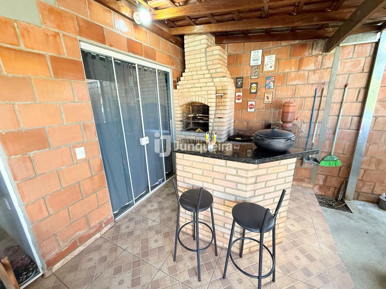 Casa à venda, 2 quartos, 5 vagas, no bairro Jardim São Carlos em Rio das Pedras - SP