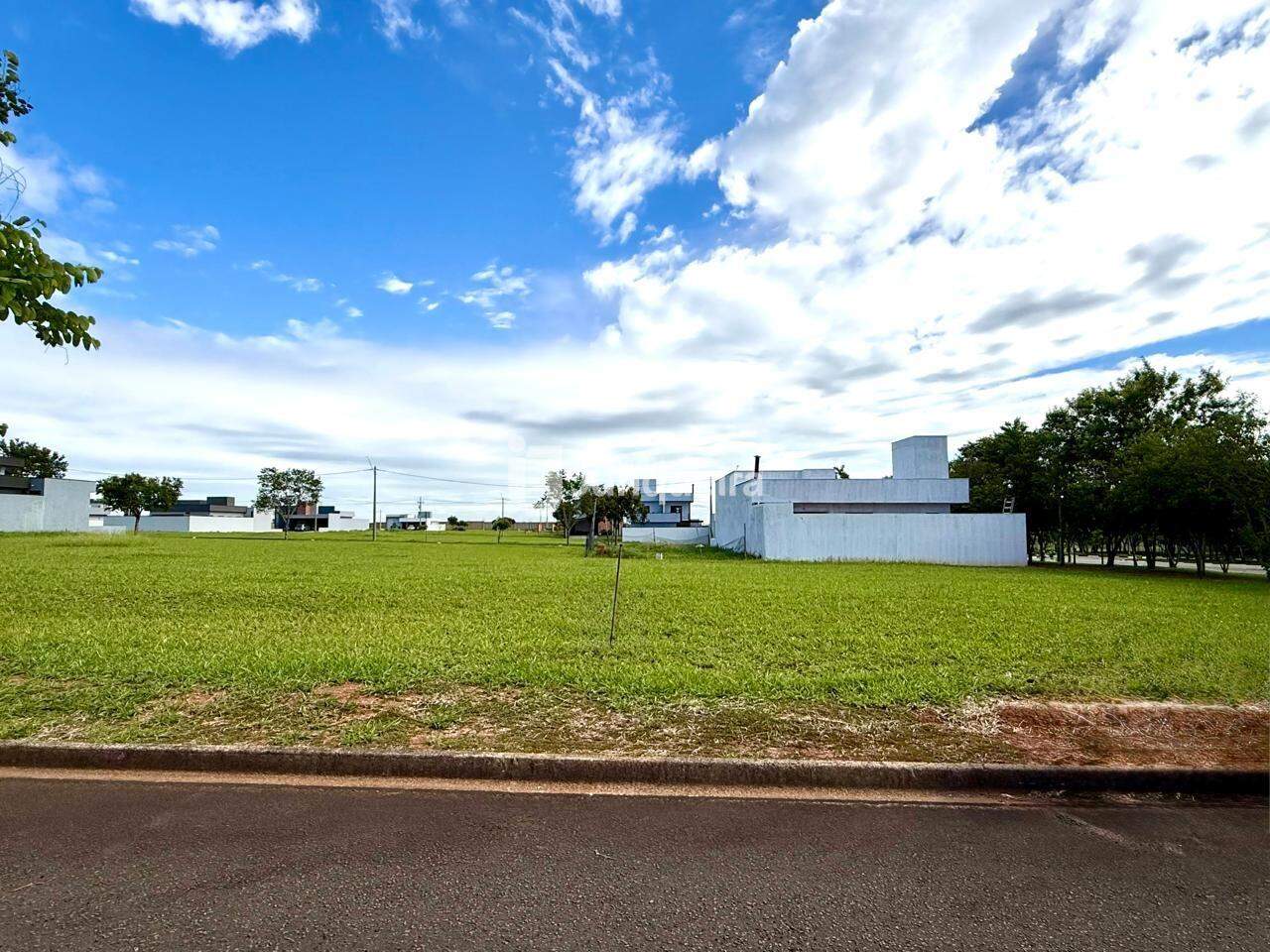 Terreno em Condomínio à venda no Quinta do Engenho, no bairro Residencial Quinta do Engenho em Rio das Pedras - SP