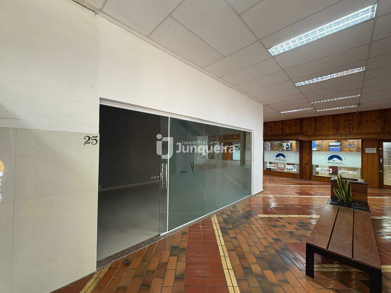 Sala Comercial para alugar, 1 vaga, no bairro Cidade Alta em Piracicaba - SP