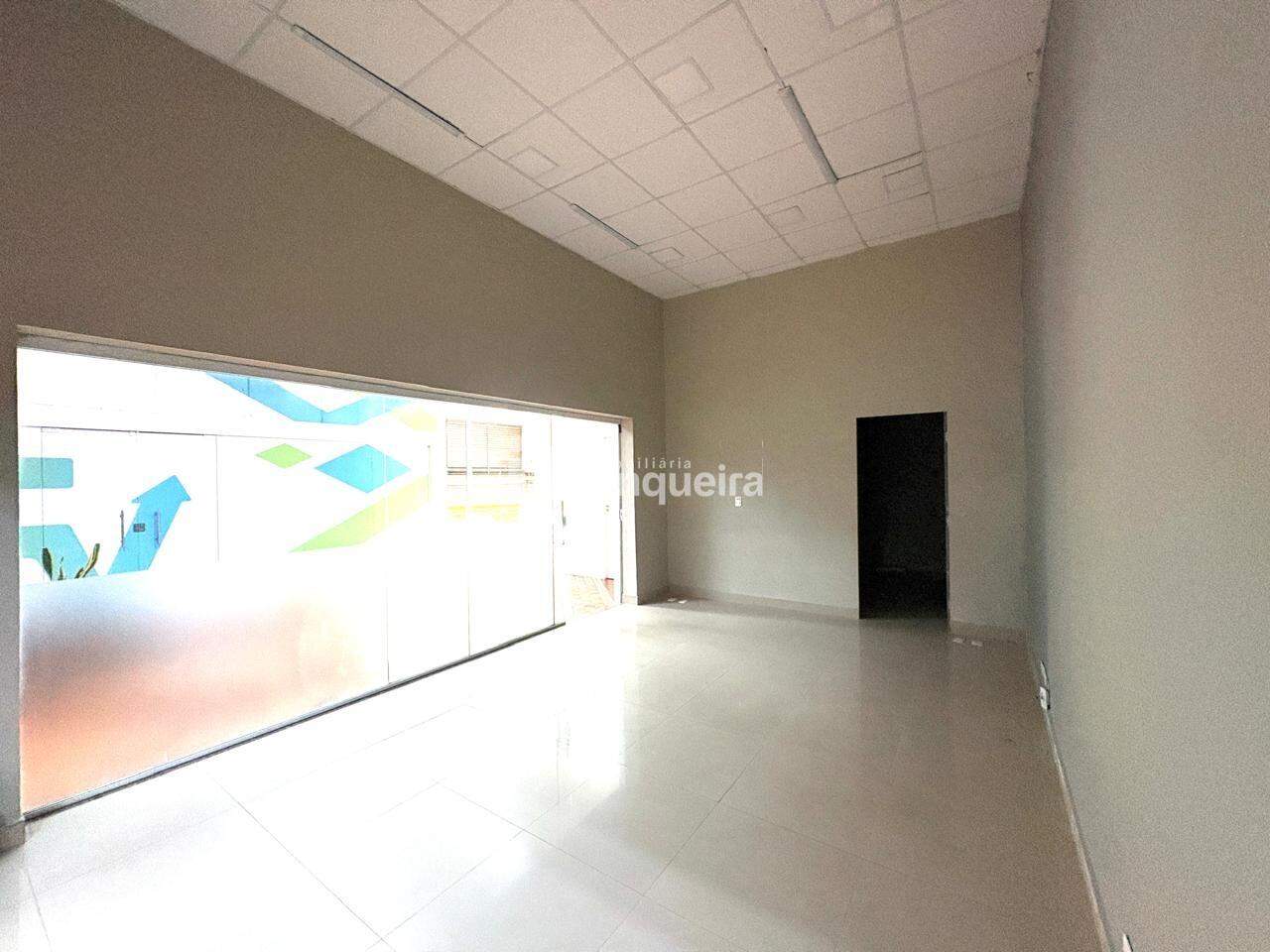 Sala Comercial para alugar, 1 vaga, no bairro Cidade Alta em Piracicaba - SP