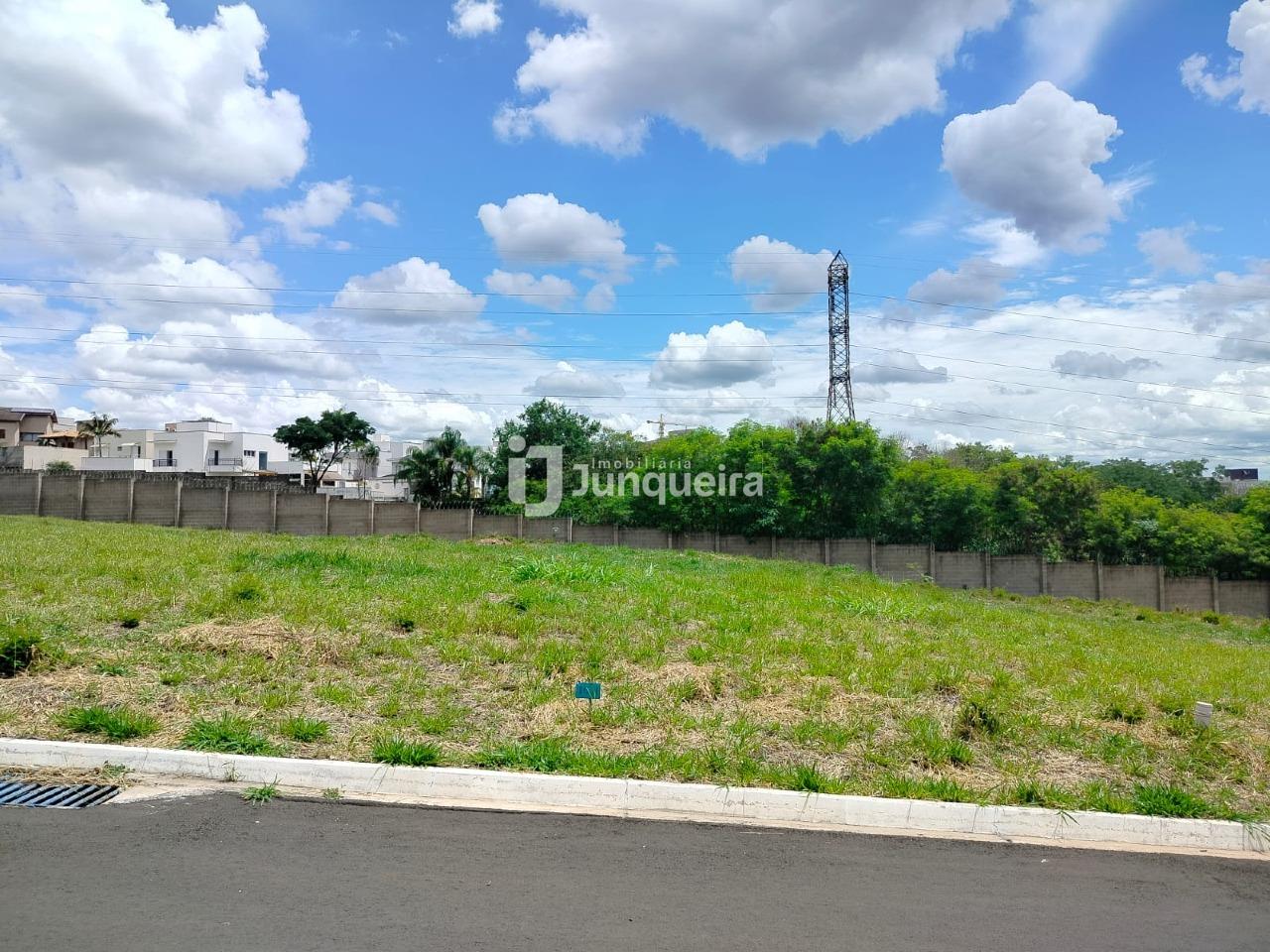 Terreno em Condomínio à venda no Terras do Sinhô III, no bairro Terras do Sinhô lll em Piracicaba - SP