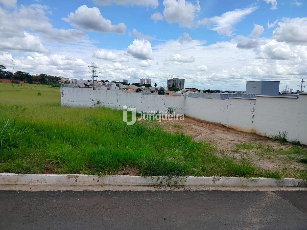 Terreno em Condomínio à venda no Terras do Sinhô III, no bairro Água Seca em Piracicaba - SP