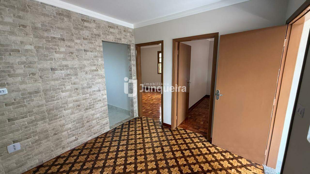 Casa para alugar, 2 quartos, 2 vagas, no bairro Santa Terezinha em Piracicaba - SP