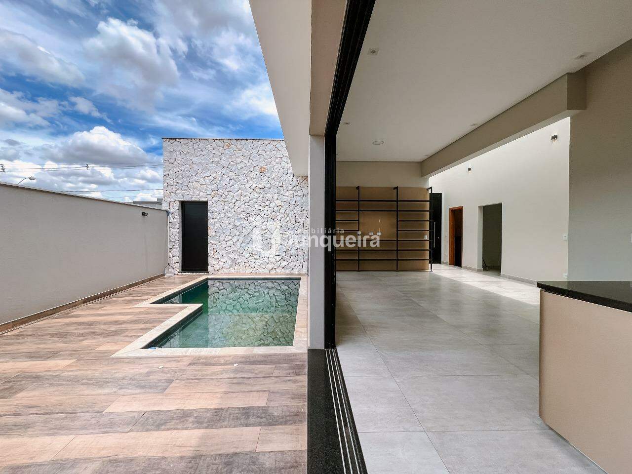 Casa em Condomínio à venda no Damha II , 4 quartos, sendo 4 suítes, 4 vagas, no bairro Parque Residencial Damha II em Piracicaba - SP
