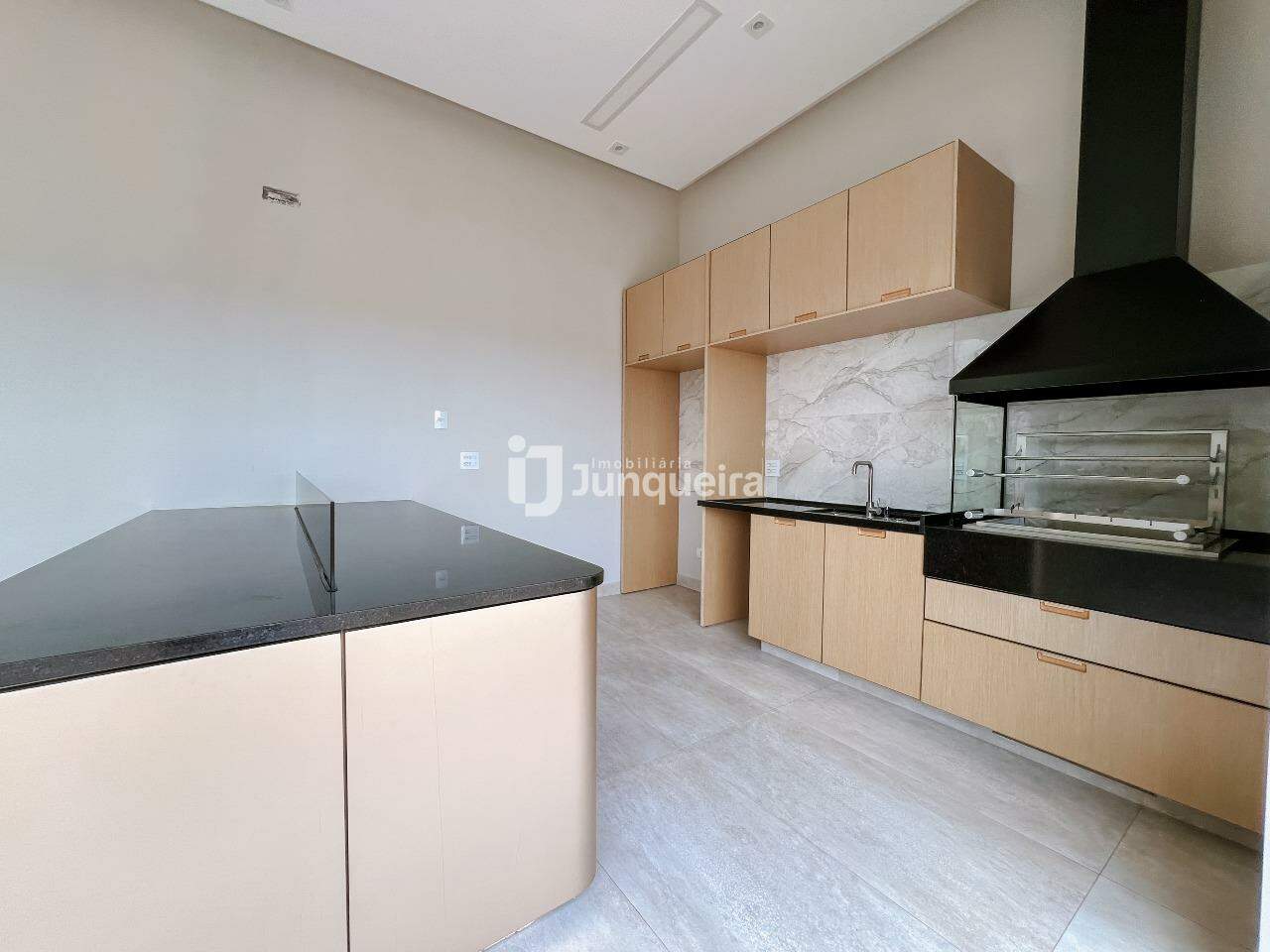 Casa em Condomínio à venda no Damha II , 4 quartos, sendo 4 suítes, 4 vagas, no bairro Parque Residencial Damha II em Piracicaba - SP