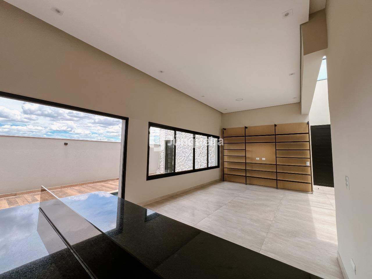 Casa em Condomínio à venda no Damha II , 4 quartos, sendo 4 suítes, 4 vagas, no bairro Parque Residencial Damha II em Piracicaba - SP