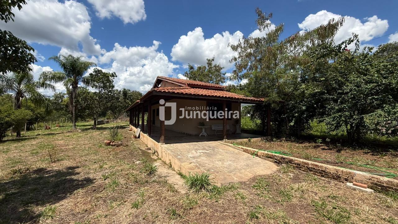 Chácara para alugar, 3 quartos, sendo 1 suíte, 3 vagas, no bairro Mário Dedini em Piracicaba - SP