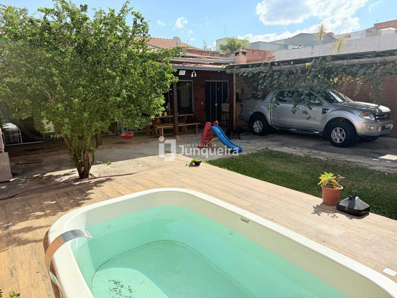 Chácara para alugar, 2 quartos, 5 vagas, no bairro Jardim São Carlos em Rio das Pedras - SP